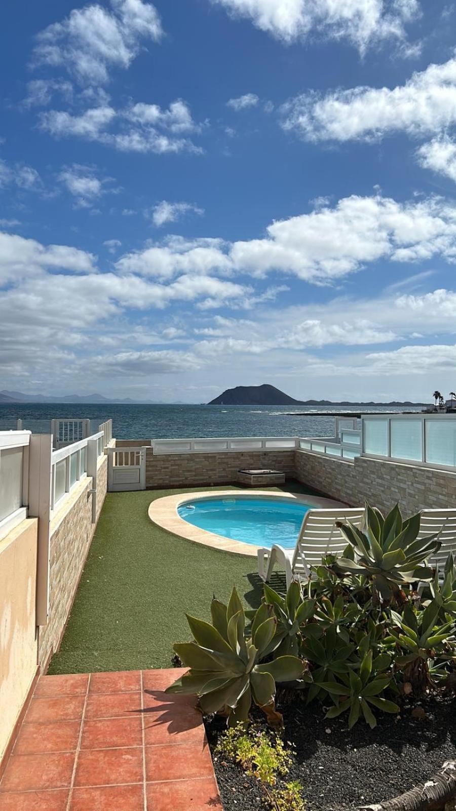 Beach Front Villa Vv Коралео Екстериор снимка
